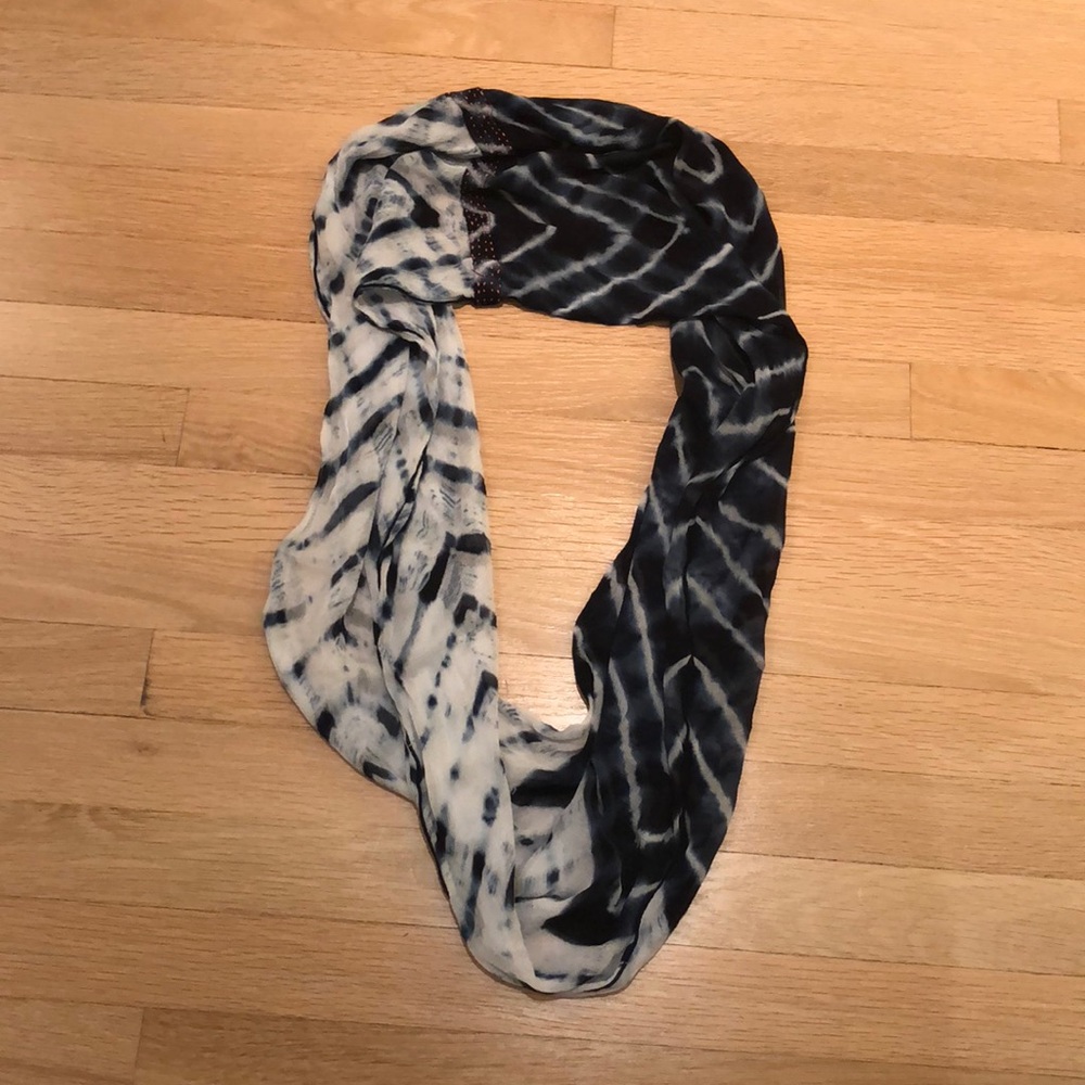 Blue tye dye scarf with pink stitching